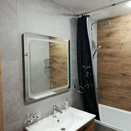 Nafta Lux Aparthotel Skhidnytsia