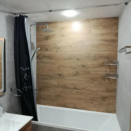 Nafta Lux Aparthotel *